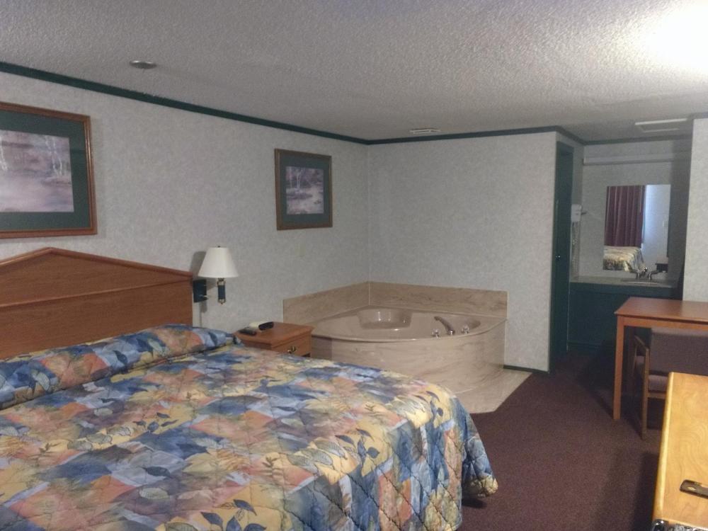 King Room with Spa Bath interior